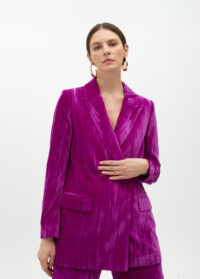 americana-velvet-con-flor-en-solapa