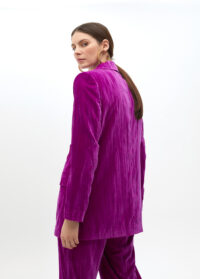 americana-velvet-con-flor-en-solapa-3