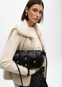 bandolera-acolchada-efecto-piel-con-tachas-redondas-xl-8