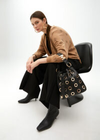 bolso-judas-con-ojales-metalizados-circualres-13