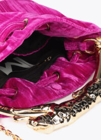 bolso-tejido-plisado-con-asa-leopardo-metalica-4