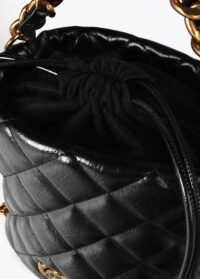 bolso-tipo-bombonera-acolchada-efecto-piel-con-logo-lc-leopardo-7