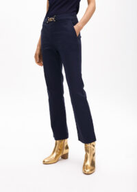 pantalon-campanita-cropped-con-detalle-joya-en-cintura-5