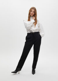 pantalon-jogger-avec-detail-de-cordon