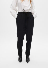 pantalon-jogger-avec-detail-de-cordon-5