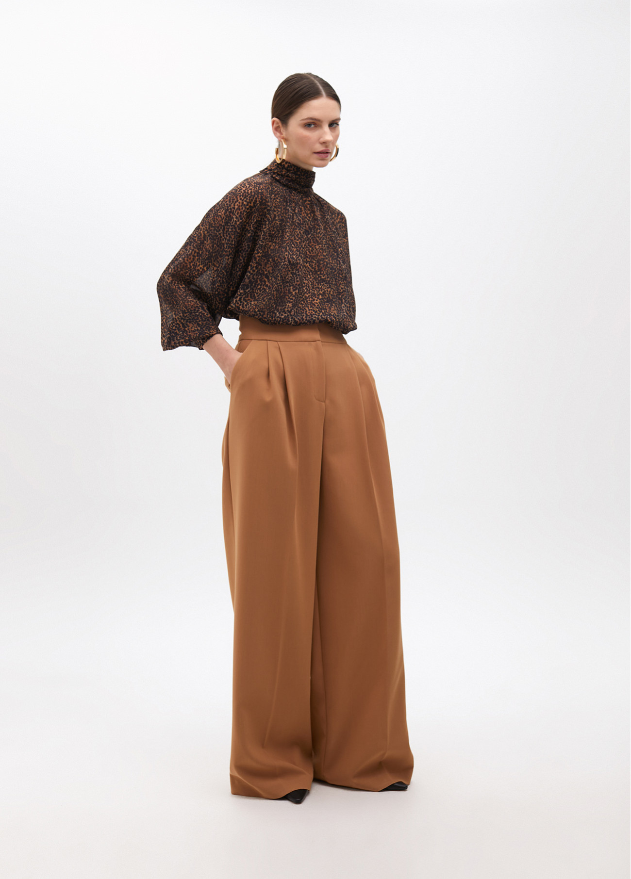 pantalon-wideleg-pinzas-tiro-alto