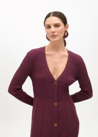 vestido-de-punto-con-botones-falda-evase-5